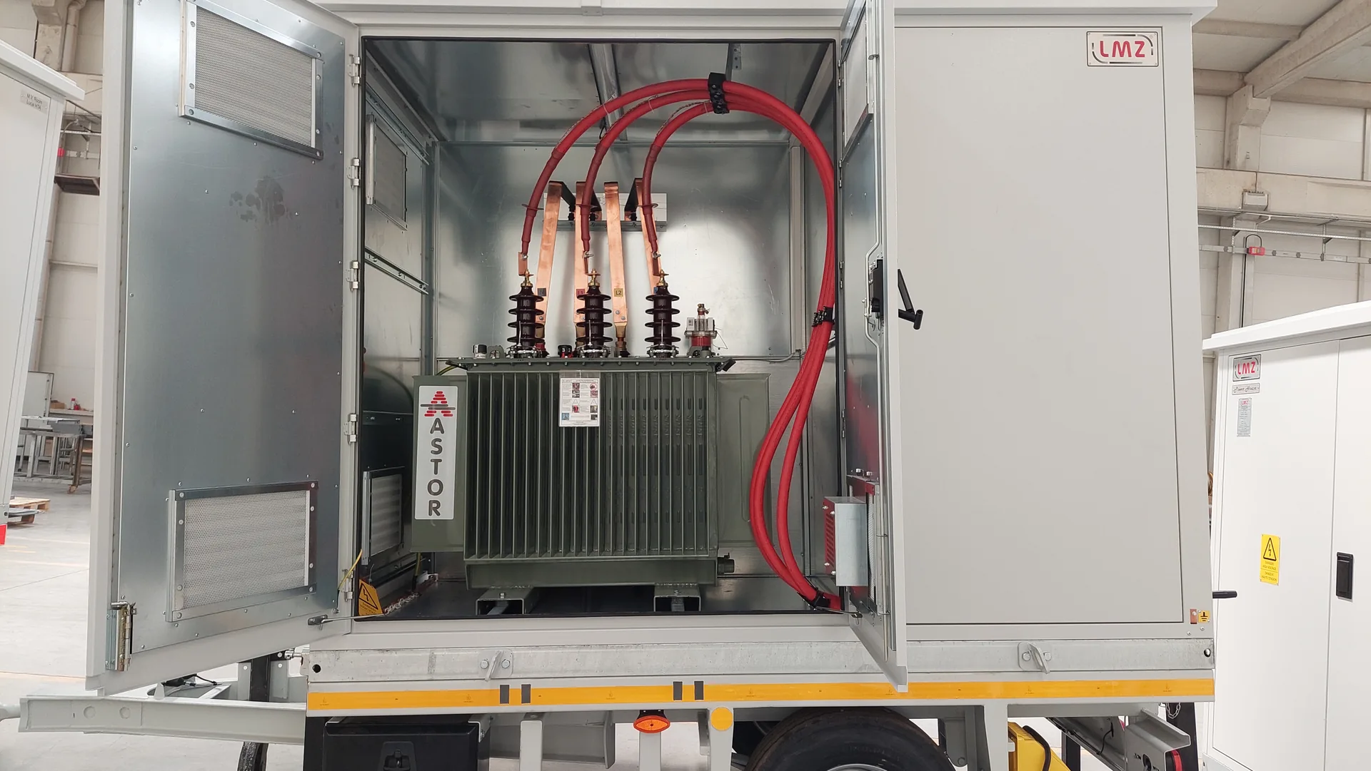 Transformer and cables inside the LMZ MV/LV mobile substation trailer
